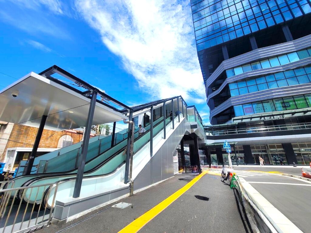 中野駅ペデストリアンデッキ